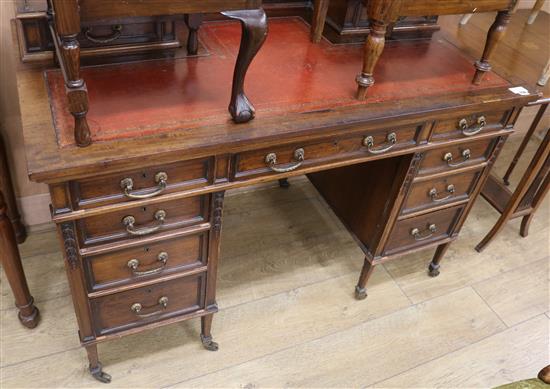 An Edwardian mahogany desk, W.123cm